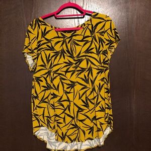 Super cute comfortable Alfani T-shirt